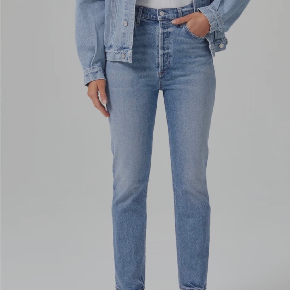 Agolde Riley Jean. Vintage wash. Sz 30. Wore one time.  Like new